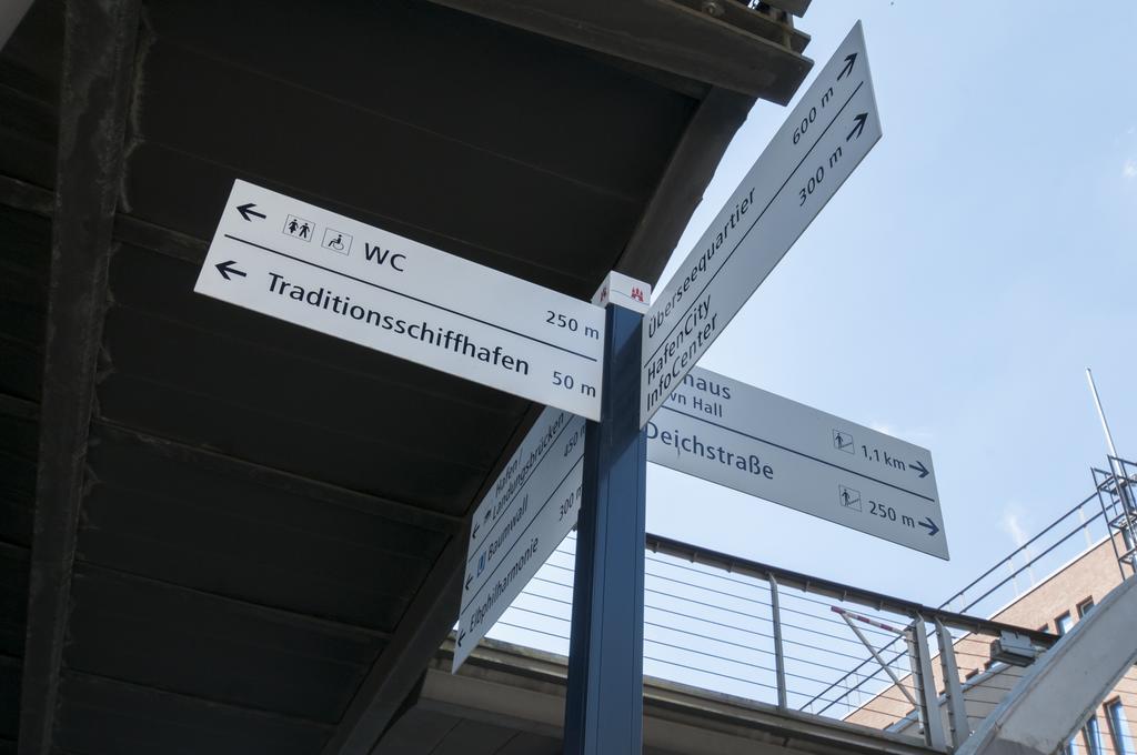Appartements In Der Historischen Deichstrasse Contactless Check In Hamburg Exterior photo